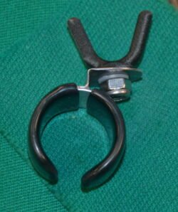 ThumbBridge prosthetic bridging device